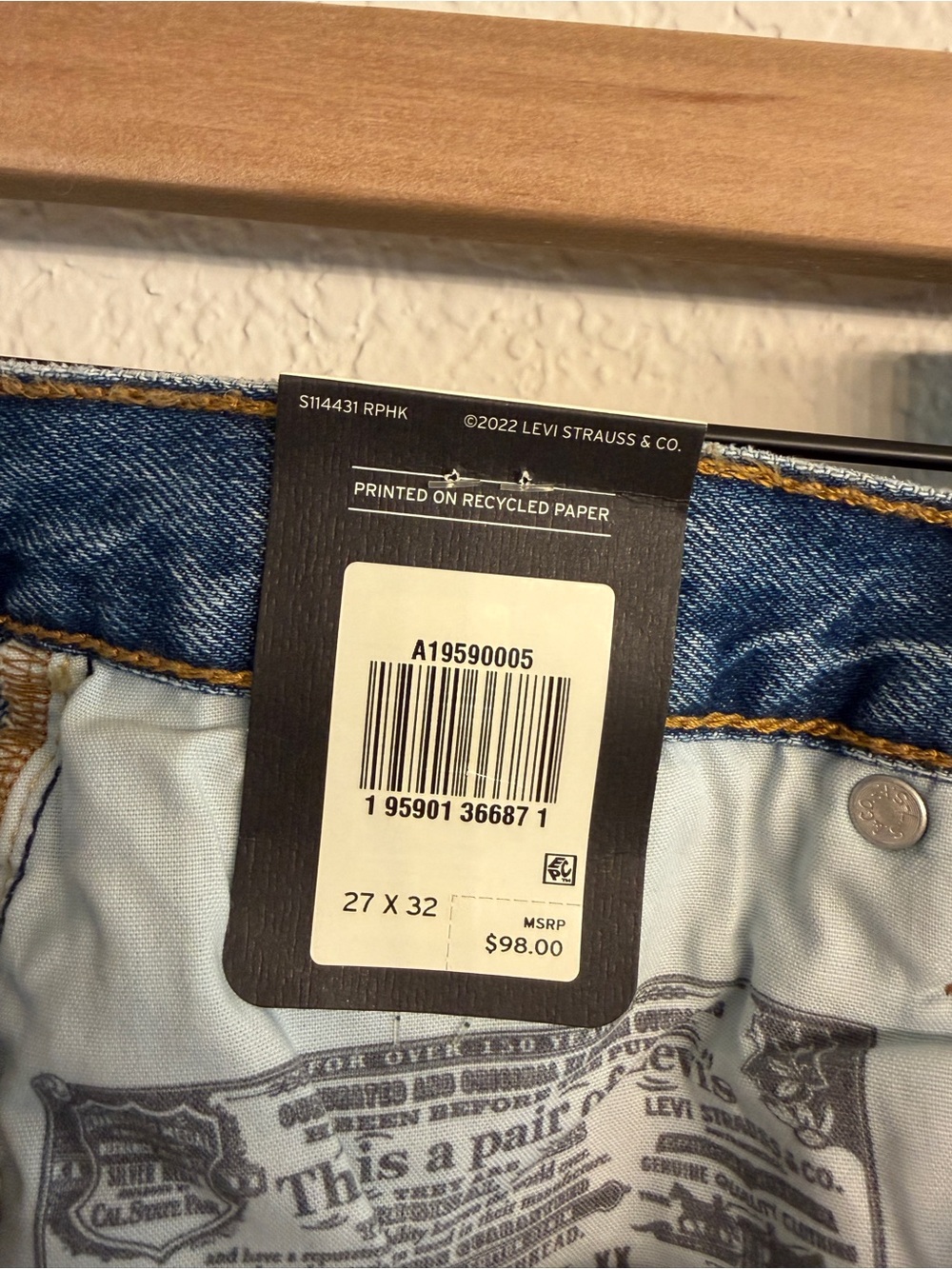 NWT Levi’s 501 ’90s Jeans 27x32 Mid Rise Relaxed Straight Leg Blue Denim - Picture 5 of 5
